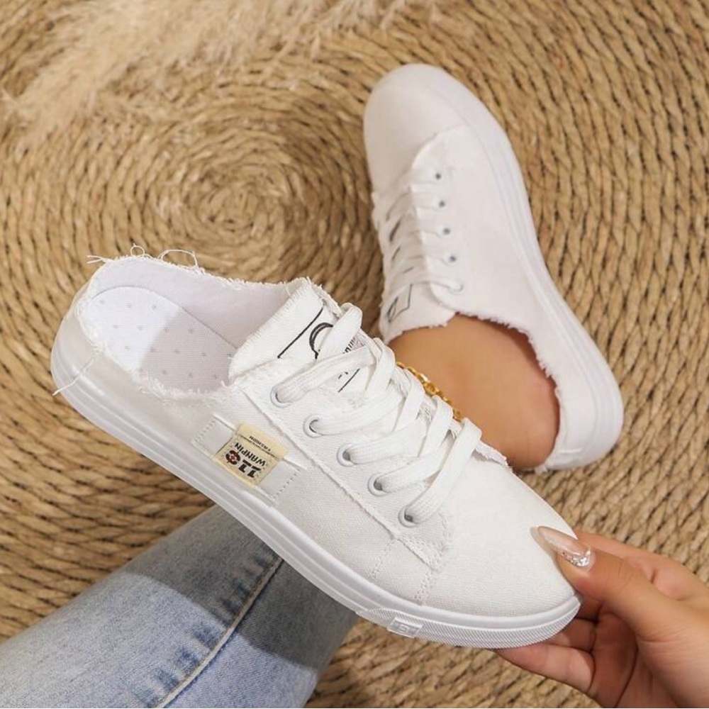 New. Women's White Flat Casual Slip-On Sneakers, Versatile Comfortable Loafers